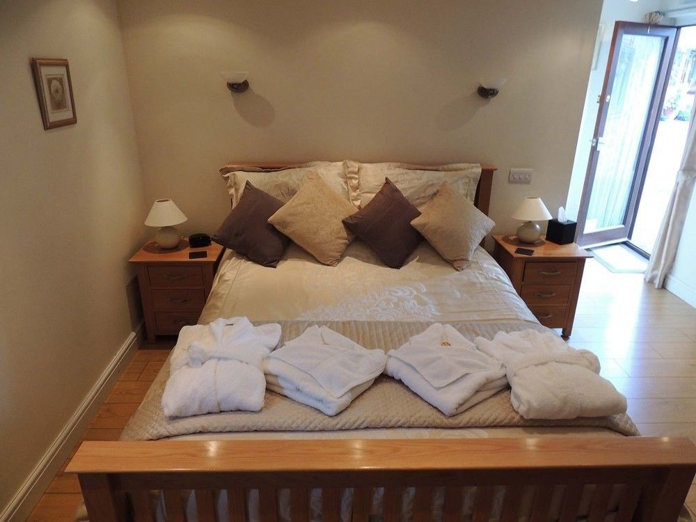 ホテル The Manor Coach House Hindlip エクステリア 写真