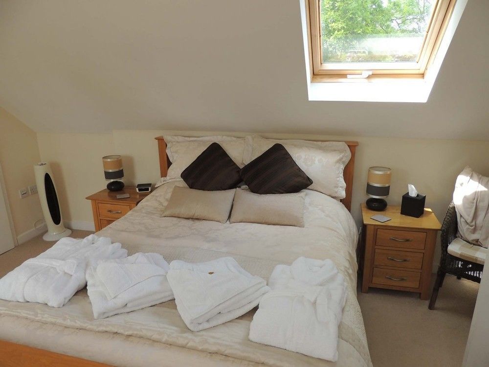 ホテル The Manor Coach House Hindlip エクステリア 写真